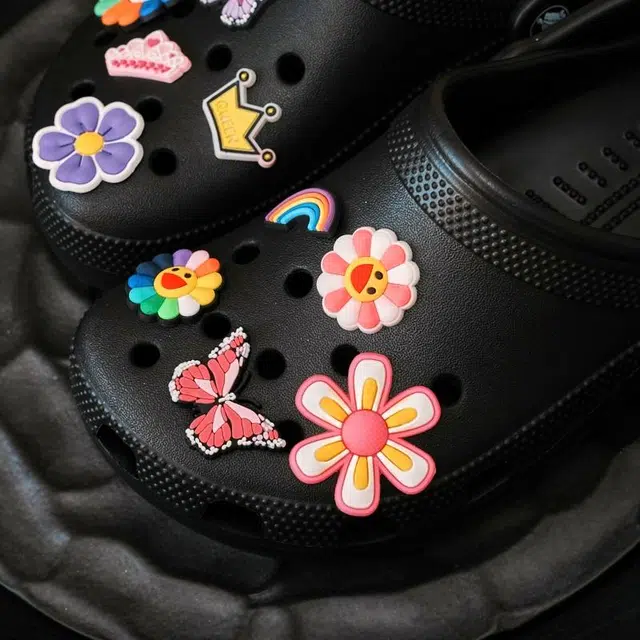 crocs