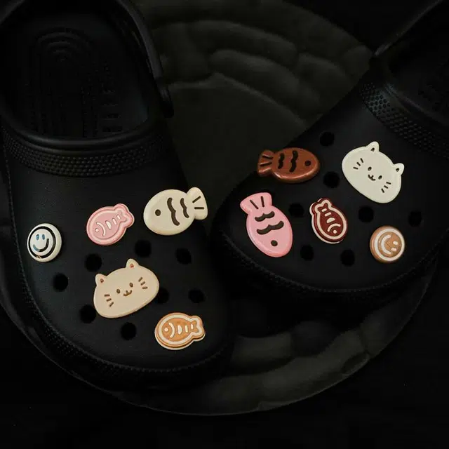 crocs