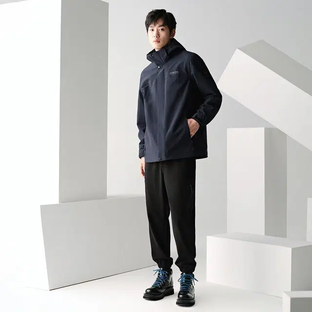 与狼共舞  潮流时尚百搭运动户外酷炫日常爬山纯色  防水防风耐磨冲锋衣 男款