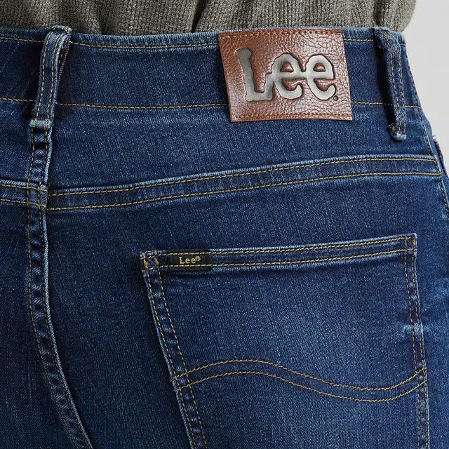 Lee