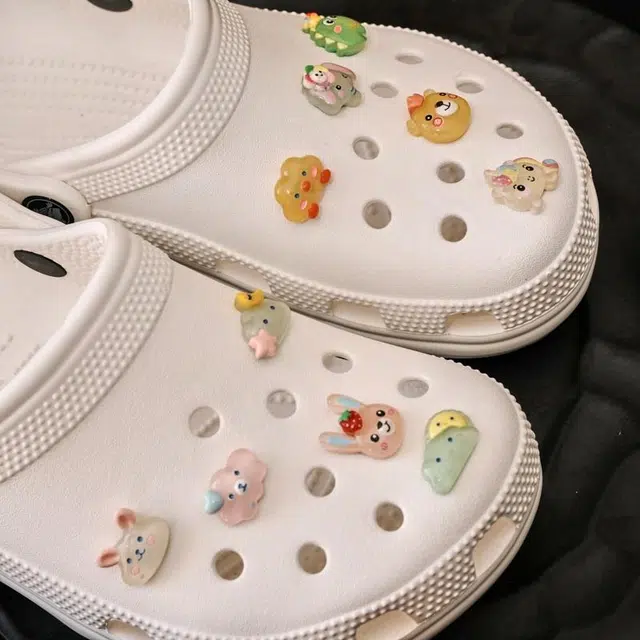 crocs