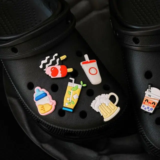 10 crocs