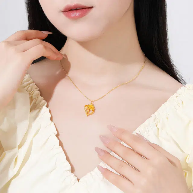老凤祥 心动花开 甜蜜告白唯美立体玫瑰 轻奢质感小众设计百搭 足金 一口价 黄金吊坠 女款 金色