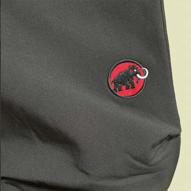 MAMMUT Logo