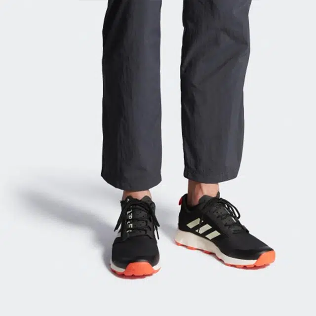 adidas Terrex Voyager Dlx