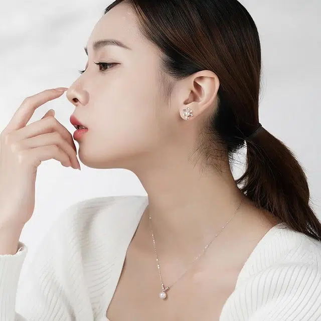 akoya 18K