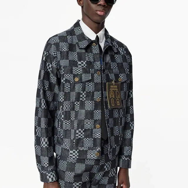LOUIS VUITTON