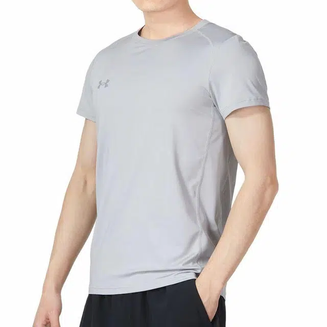 Under Armour T