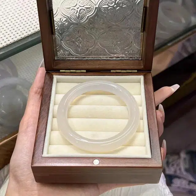 一世倾 新中式国潮小众创意设计轻奢精致高级感白月光一步一响细圆条美人镯显白水润古风气质好运 玛瑙 手镯 男女同款情侣款