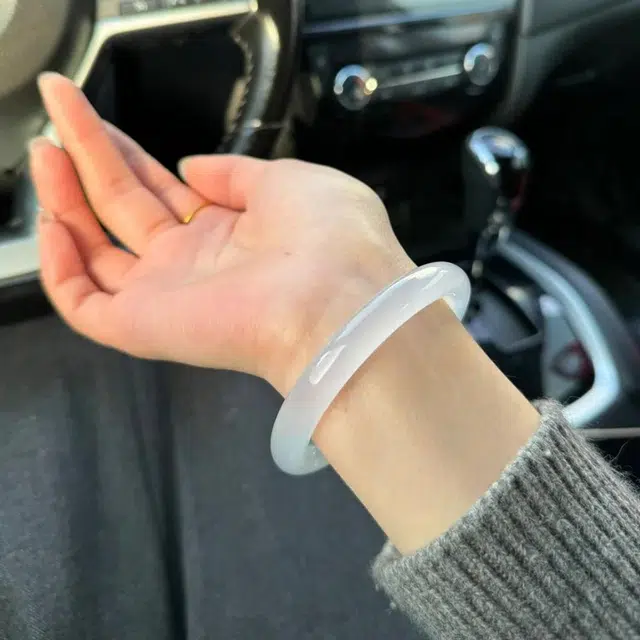 一世倾 新中式国潮小众创意设计轻奢精致高级感白月光一步一响细圆条美人镯显白水润古风气质好运 玛瑙 手镯 男女同款情侣款