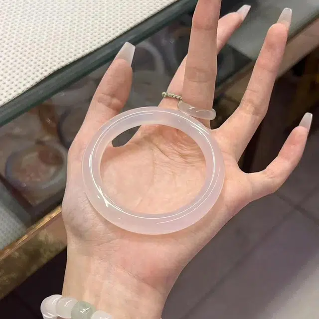 一世倾 新中式国潮小众创意设计轻奢精致高级感白月光一步一响细圆条美人镯显白水润古风气质好运 玛瑙 手镯 男女同款情侣款