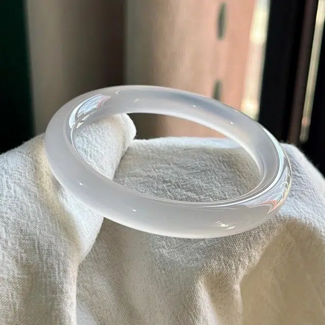 一世倾 新中式国潮小众创意设计轻奢精致高级感白月光一步一响细圆条美人镯显白水润古风气质好运 玛瑙 手镯 男女同款情侣款