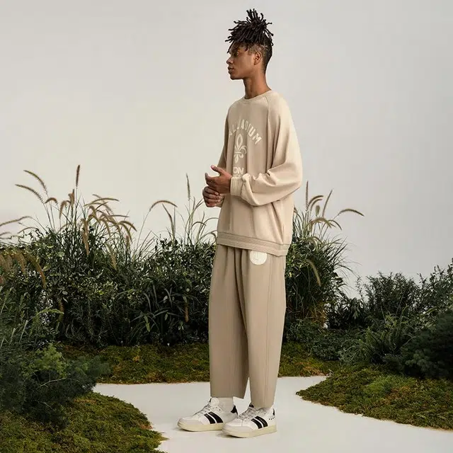 Palladium Irises Crewneck Sweatshirt