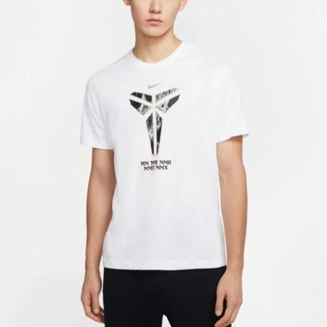 Nike logo T