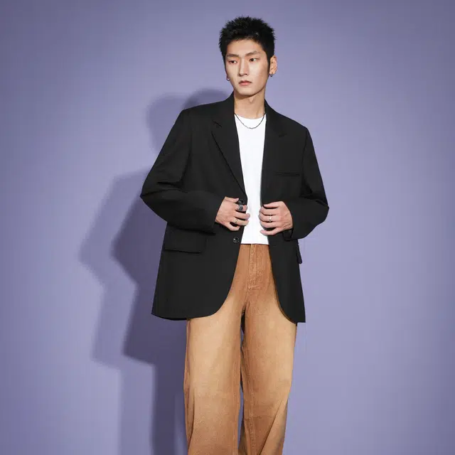 AW23