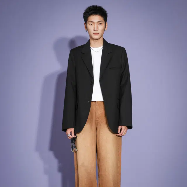 AW23