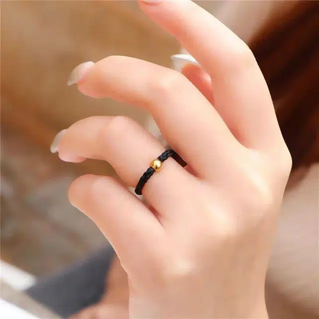 925
