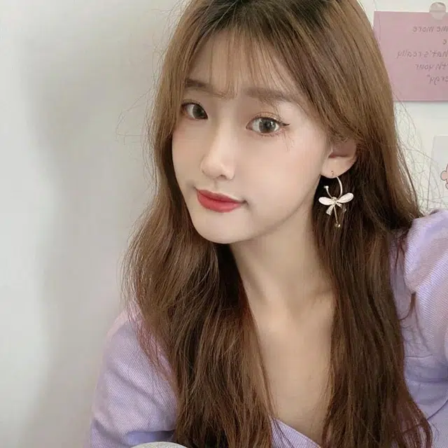 925