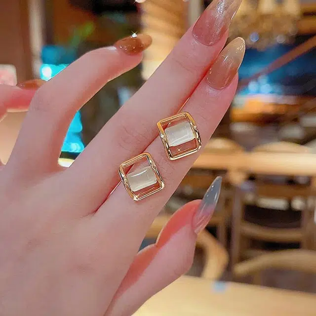 阿黛丽 几何方块 合金 耳钉 女款