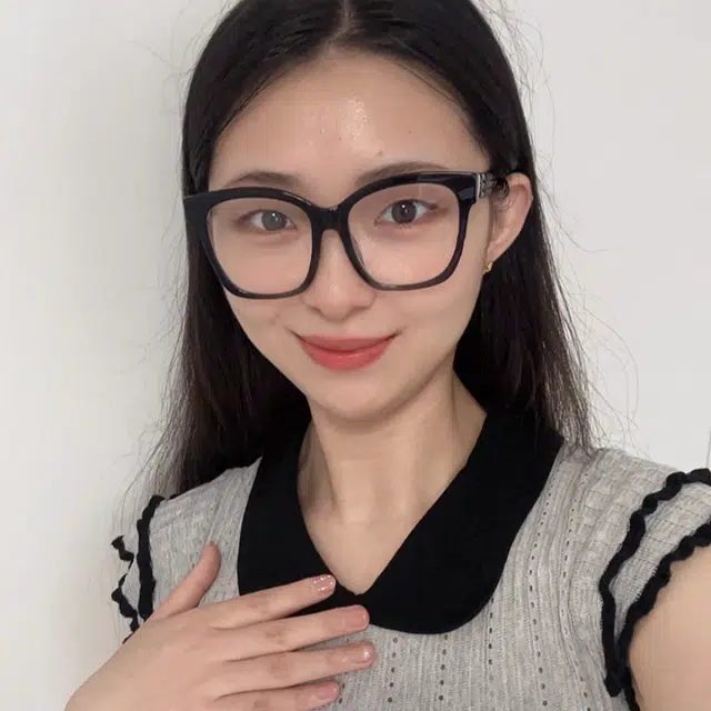 【联系客服可选配镜套餐】 佐川 素颜神器 黑框高级感 显脸小近视方框镜 可配防蓝光变色 方形 光学镜架 男女同款情侣款