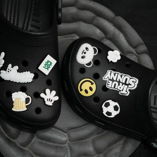 crocs