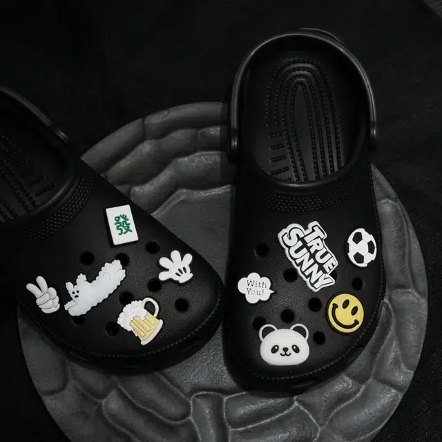crocs
