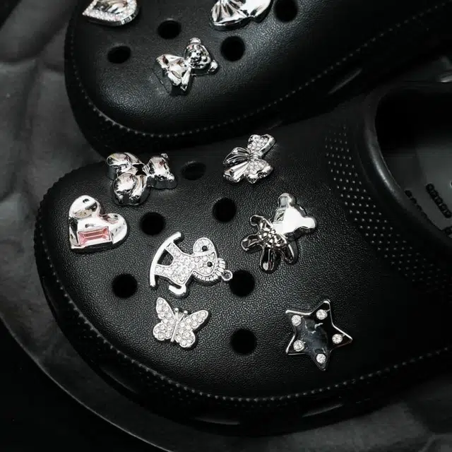 crocs