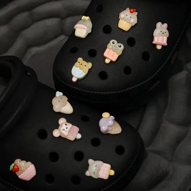 10 crocs