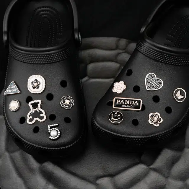 crocs