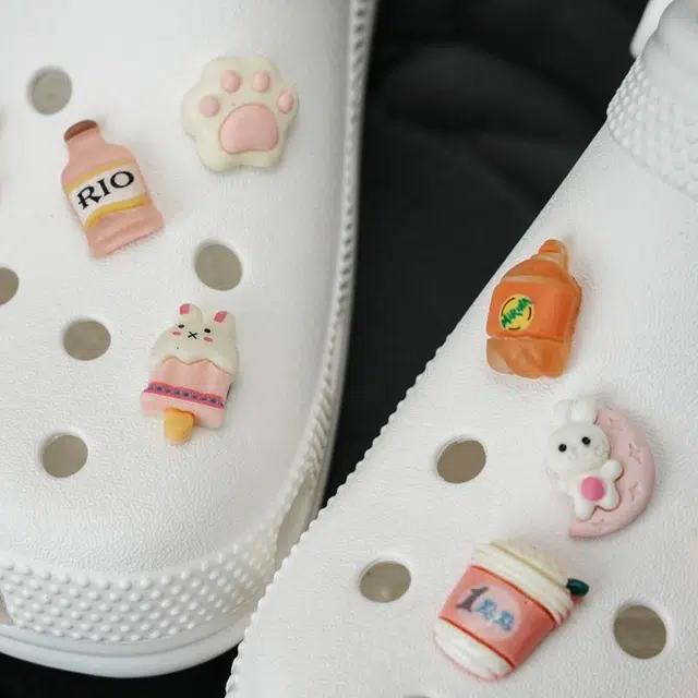 crocs