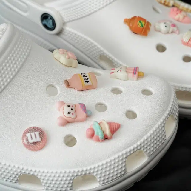 crocs