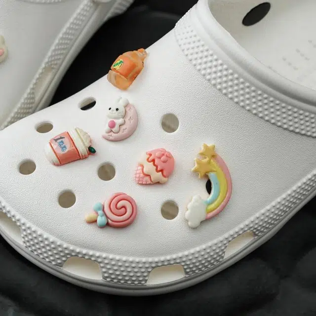 crocs