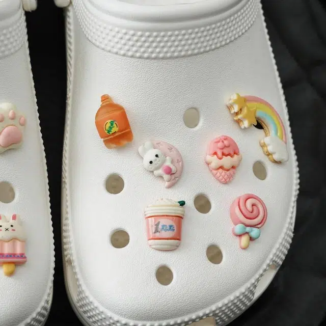 crocs
