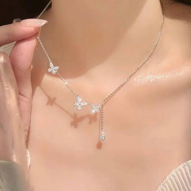 925