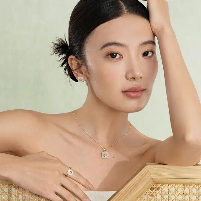 宫主 平安扣 耳钉 白玉 女款