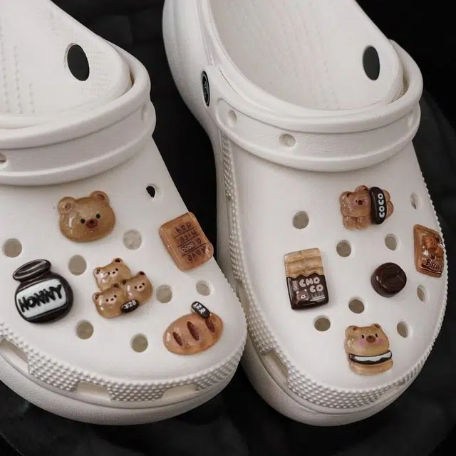 crocs