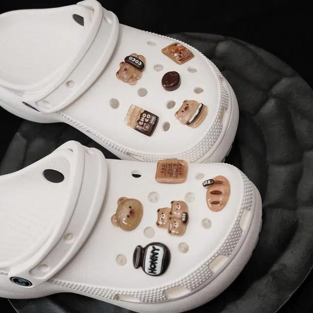 crocs