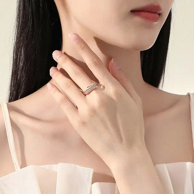 S925