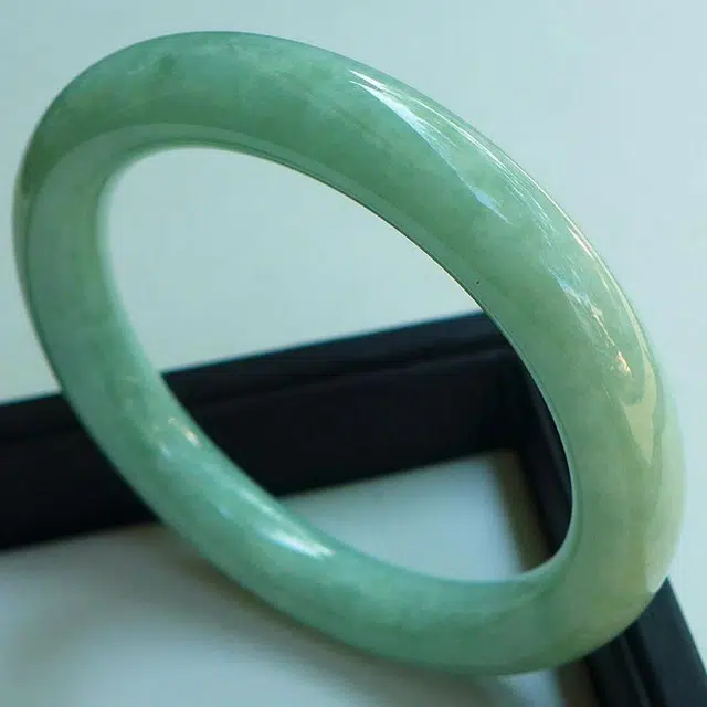 55.6mm