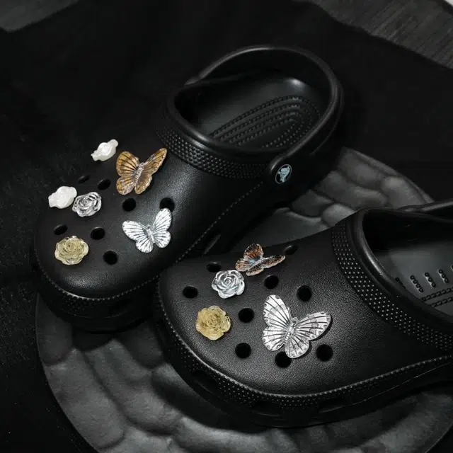crocs