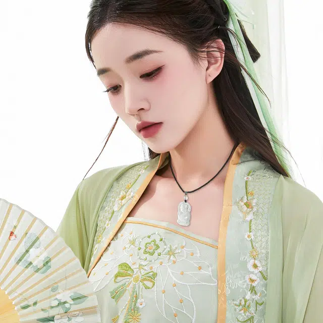 【高品质】 唐之饰 冰透财神爷吊坠 新中式国风招财纳福本命年财源广进八方来财轻奢小众高级#好运 岫玉（蛇纹石玉） 项链 男女同款情侣款