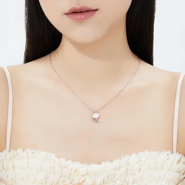 老凤祥 小福狸 可爱浪漫粉嫩百搭 气质优雅 玉髓 项链 女款