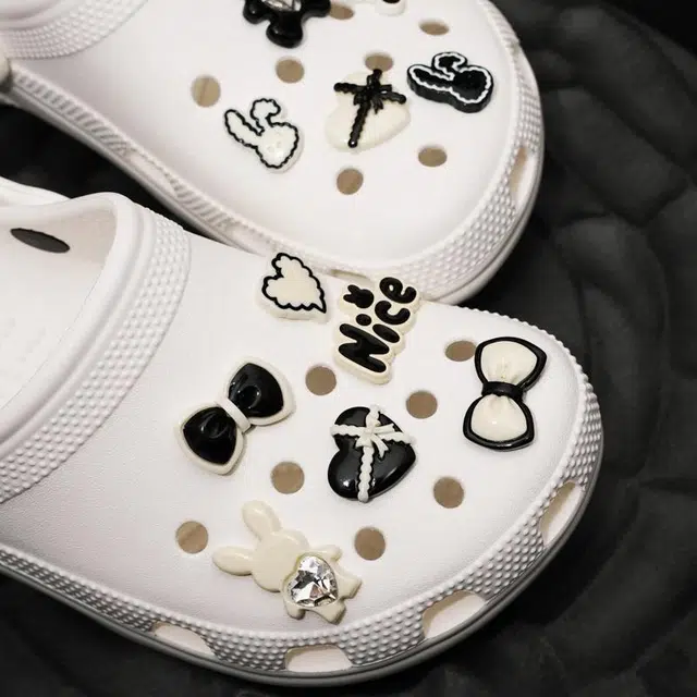 12 crocs