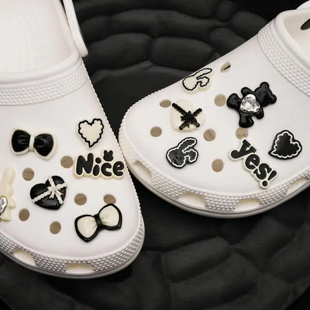 12 crocs