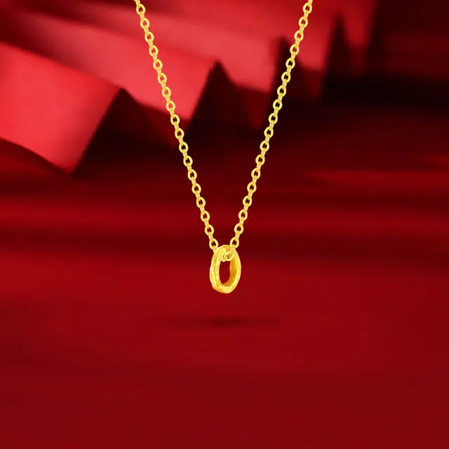925