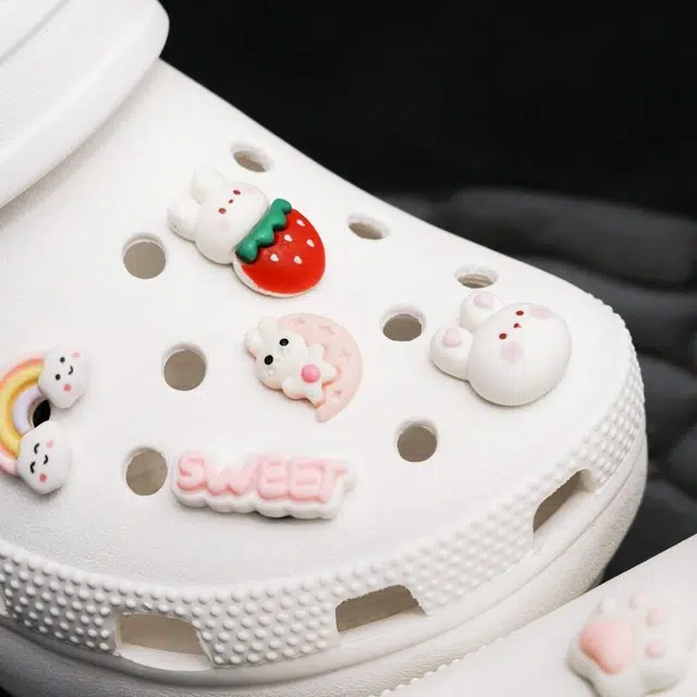 crocs