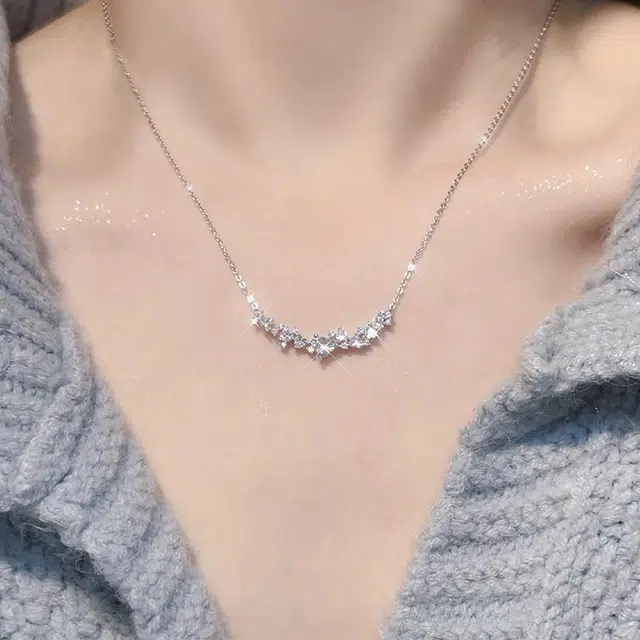 925