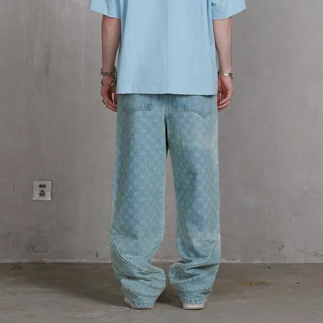 CEEC LA SS23 EXPLORE