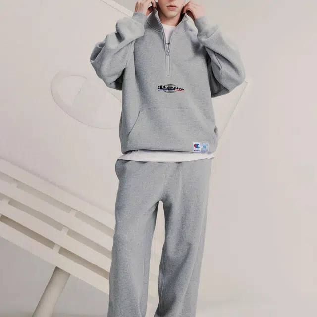 Champion FW23 Action Style Logo