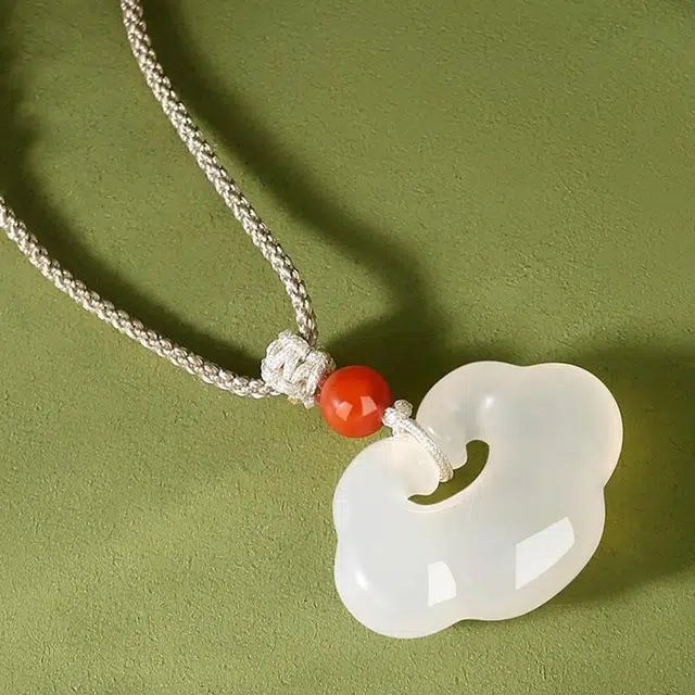 克拉日记 玛瑙布绳如意平安锁编织绳新中式小众高级感设计饰品锁骨链招财平安好运礼盒 玉髓 项链 女款